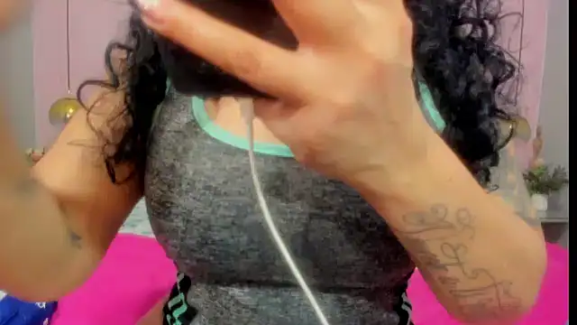 Snapshot of valeriasexxx chatting on 02.13.25 valeriasexxx online show from 02.13.25