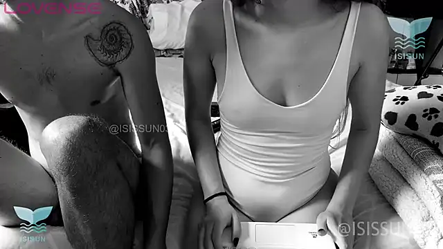 Snapshot of isissun03 chatting on 11.04.25 isissun03 online show from 11.04.25