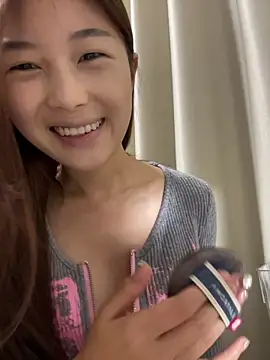 Snapshot of Sweet-Angel999 chatting on 11.07.25 Sweet-Angel999 online show from 11.07.25