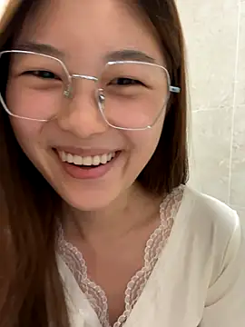 Snapshot of Sweet-Angel999 chatting on 11.13.25 Sweet-Angel999 online show from 11.13.25