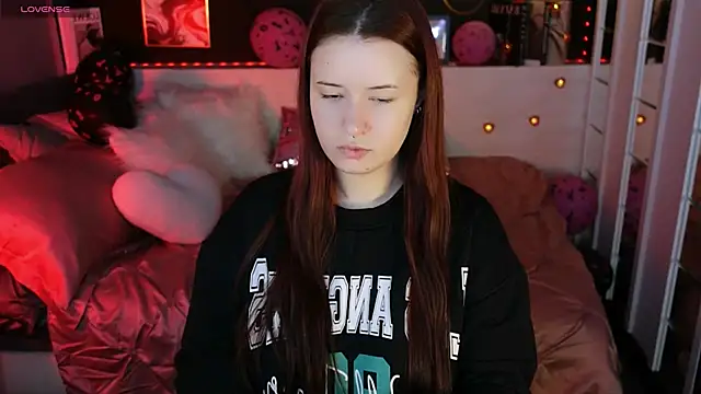 Snapshot of Lily_Moonlight chatting on 02.10.26 Lily Moonlight online show from 02.10.26