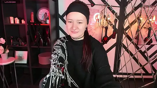 Snapshot of Lily_Moonlight chatting on 02.27.26 Lily Moonlight online show from 02.27.26