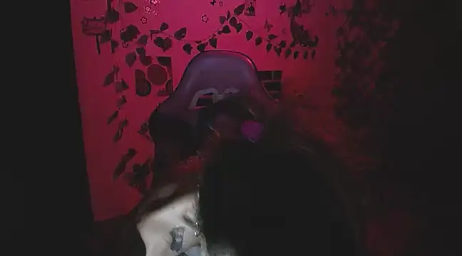 Snapshot of Dy_Hanna chatting on 02.06.25 Dy Hanna online show from 02.06.25