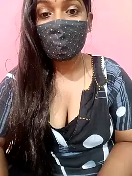 Snapshot of Renuma chatting on 01.08.25 Renuma online show from 01.08.25