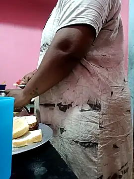 Snapshot of Renuma chatting on 01.19.25 Renuma online show from 01.19.25