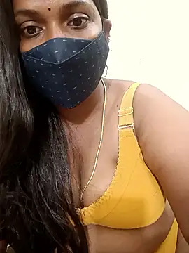 Snapshot of Renuma chatting on 02.10.25 Renuma online show from 02.10.25