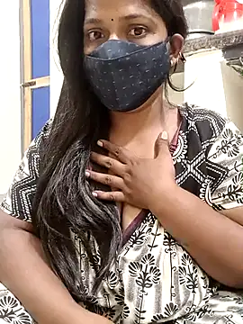 Snapshot of Renuma chatting on 02.12.25 Renuma online show from 02.12.25