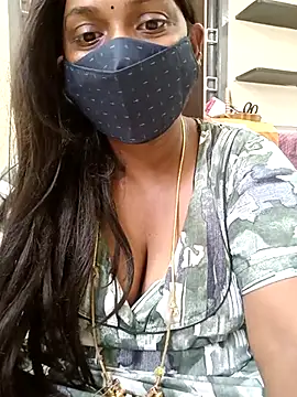 Snapshot of Renuma chatting on 02.14.25 Renuma online show from 02.14.25