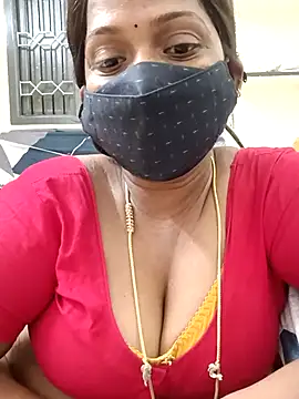 Snapshot of Renuma chatting on 02.18.25 Renuma online show from 02.18.25