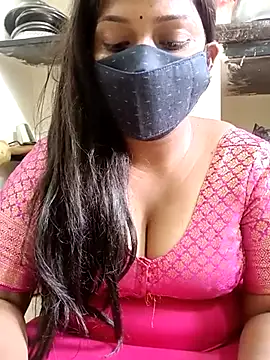 Snapshot of Renuma chatting on 02.19.25 Renuma online show from 02.19.25