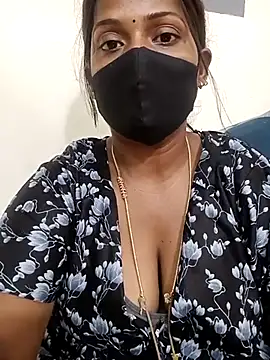 Snapshot of Renuma chatting on 02.20.25 Renuma online show from 02.20.25