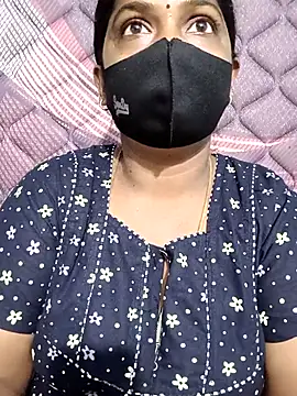 Snapshot of Renuma chatting on 09.24.25 Renuma online show from 09.24.25