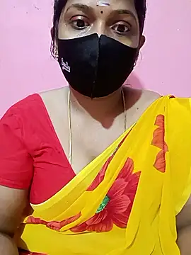 Snapshot of Renuma chatting on 10.27.25 Renuma online show from 10.27.25