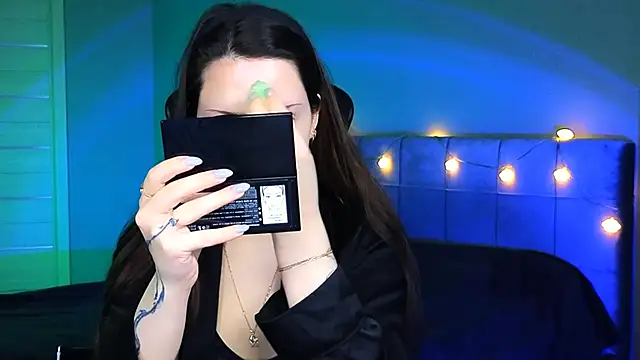 Stacy Gonzales  online show from 03.06.25