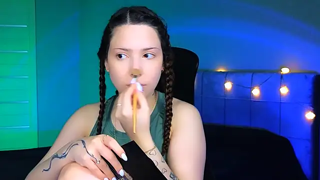 Stacy Gonzales  online show from 03.19.25
