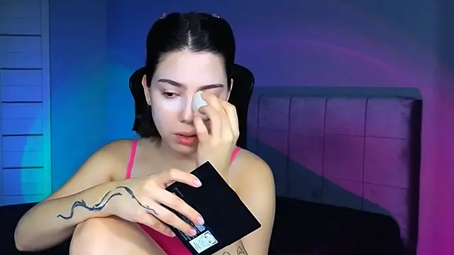 Stacy Gonzales  online show from 12.04.25