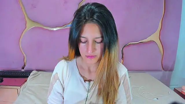 GiaRoussel online show from 01.16.25