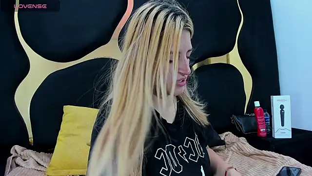 GiaRoussel online show from 02.27.26