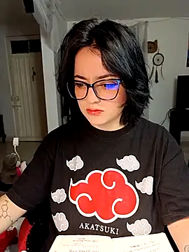 Lin-cute online show from 03.19.25