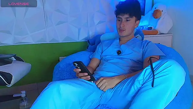 santyago taylor online show from 09.12.25