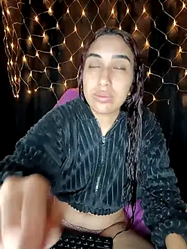 Snapshot of ifeelverywet_andhot chatting on 11.15.25 ifeelverywet andhot online show from 11.15.25