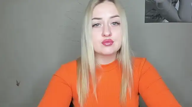 KennaJamess8 online show from 12.18.24