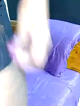 Snapshot of juliya_Les chatting on 11.20.25 juliya Les online show from 11.20.25