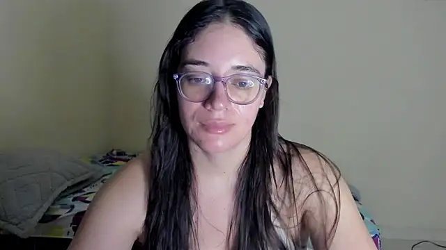 Snapshot of atenas_05_ chatting on 07.20.26 atenas 05 online show from 07.20.26