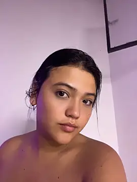Snapshot of alisson_carolina73 chatting on 05.17.26 alisson carolina73 online show from 05.17.26