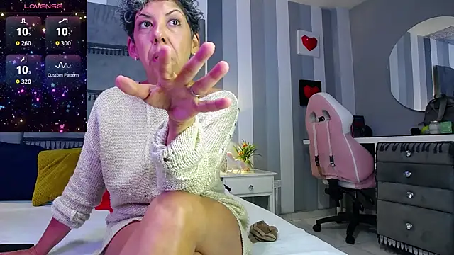 Julianewell online show from 07.10.26