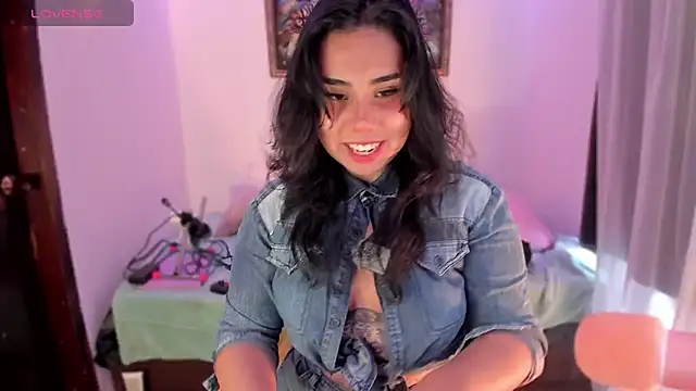 kiki cavilll online show from 04.07.26