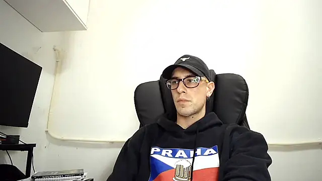 Snapshot of mikealcorleone chatting on 12.12.24 mikealcorleone online show from 12.12.24