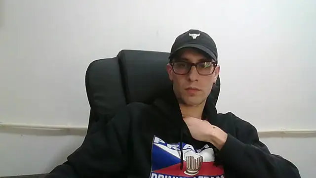 Snapshot of mikealcorleone chatting on 12.12.24 mikealcorleone online show from 12.12.24