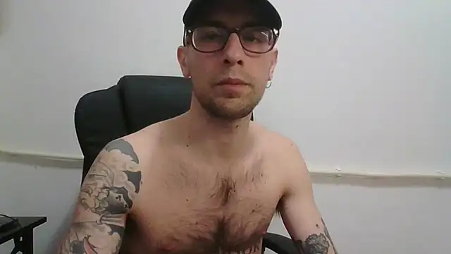 Snapshot of mikealcorleone chatting on 01.18.25 mikealcorleone online show from 01.18.25
