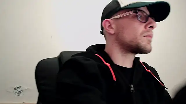 Snapshot of mikealcorleone chatting on 01.20.25 mikealcorleone online show from 01.20.25