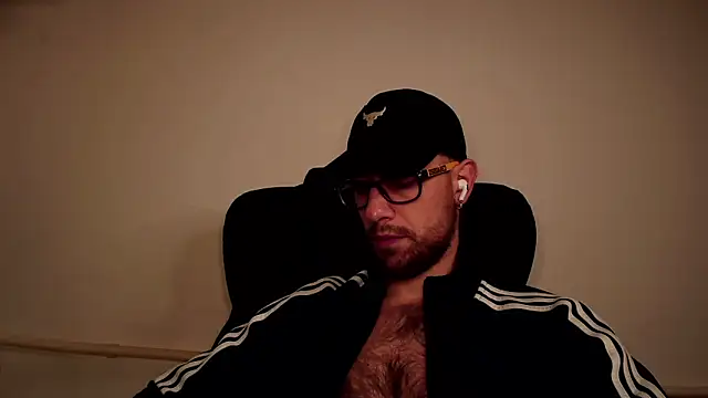 Snapshot of mikealcorleone chatting on 02.13.25 mikealcorleone online show from 02.13.25