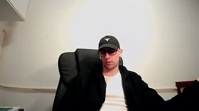 Snapshot of mikealcorleone chatting on 02.23.25 mikealcorleone online show from 02.23.25