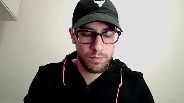 Snapshot of mikealcorleone chatting on 03.08.25 mikealcorleone online show from 03.08.25
