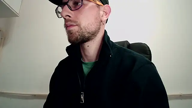 Snapshot of mikealcorleone chatting on 03.11.25 mikealcorleone online show from 03.11.25