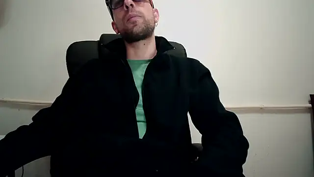 Snapshot of mikealcorleone chatting on 03.12.25 mikealcorleone online show from 03.12.25