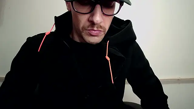 Snapshot of mikealcorleone chatting on 03.19.25 mikealcorleone online show from 03.19.25