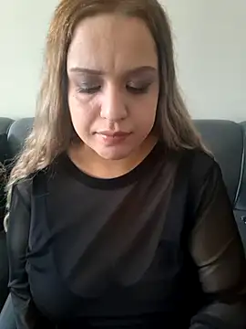 cansuozell online show from 10.26.25