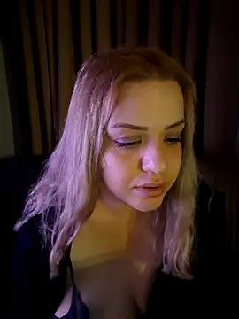 cansuozell online show from 04.17.26