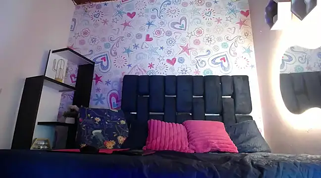 KOURTNEY-- online show from 03.18.25