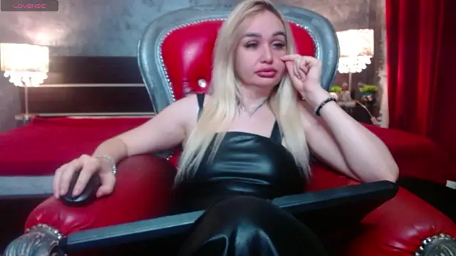 Snapshot of amimistress chatting on 02.19.26 amimistress online show from 02.19.26