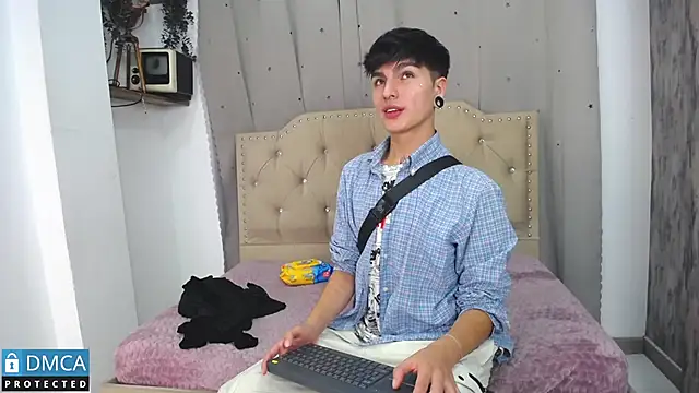 Snapshot of CataFox_ chatting on 03.12.25 CataFox online show from 03.12.25