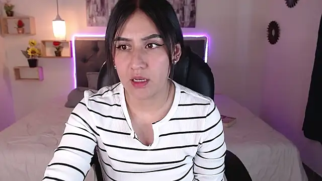 mia aira online show from 01.22.25