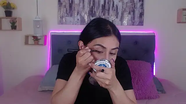 mia aira online show from 11.05.25