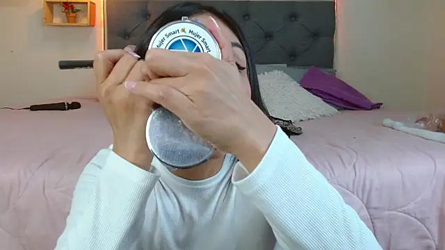 mia aira online show from 11.23.25