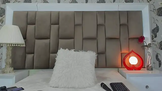 AlizonMoreti online show from 12.30.24